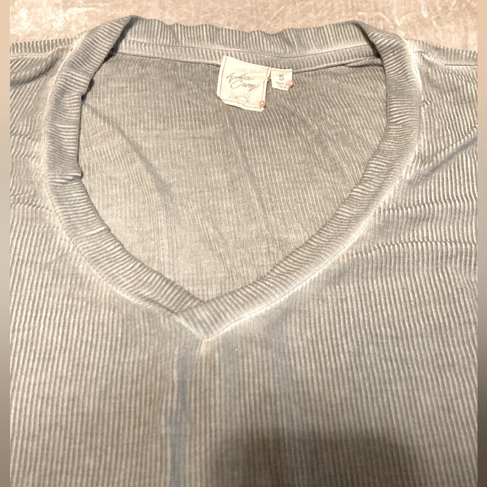 White Crow Ribbed V-Neck Top - Picture 6 of 7